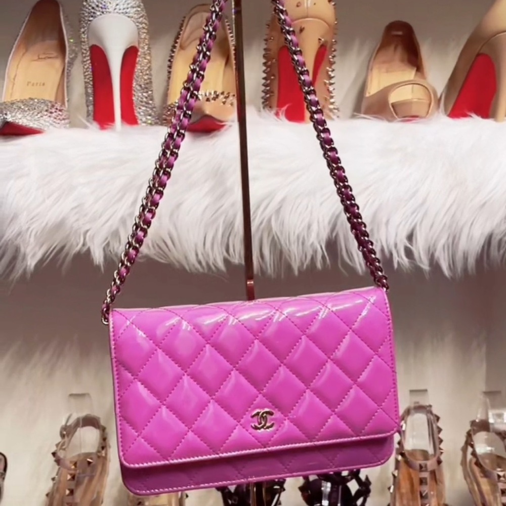 Host pick 🦄 Rare Chanel purple purse leather gold - Picture 3 of 16